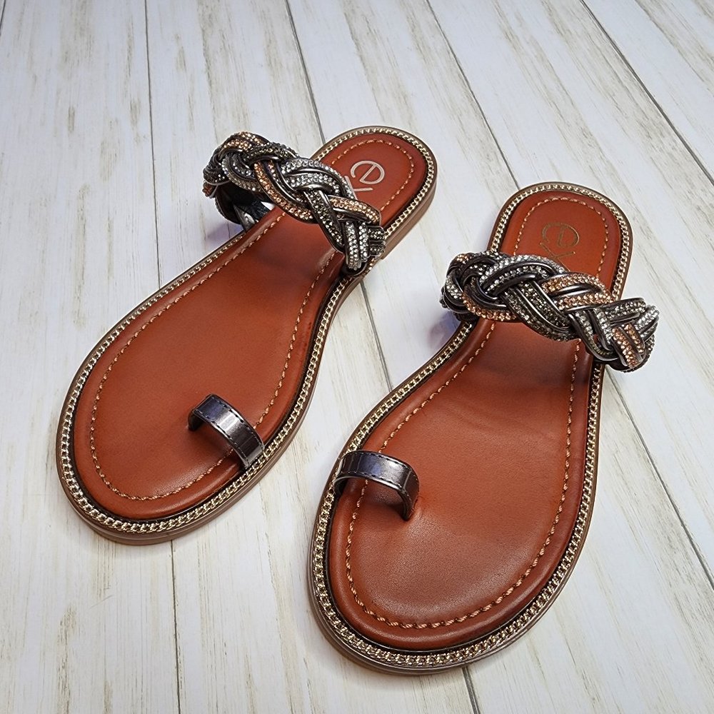 NIB Exe Sandals